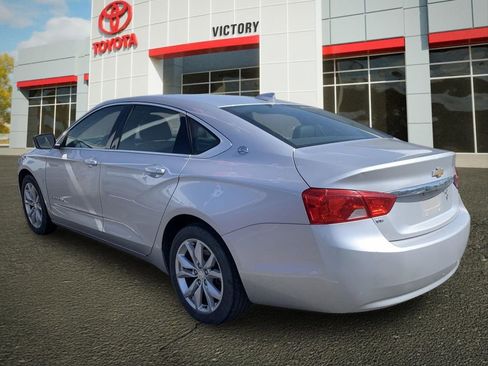 Used 2017 Chevrolet Impala LT FWD image 5