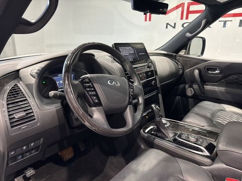Used 2023 INFINITI QX80 Premium Select image 9