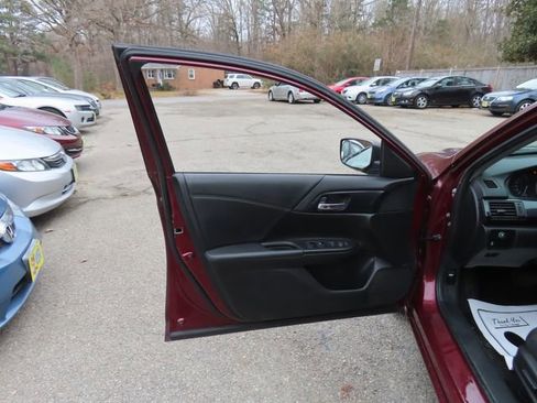 Used 2015 Honda Accord Sport image 16