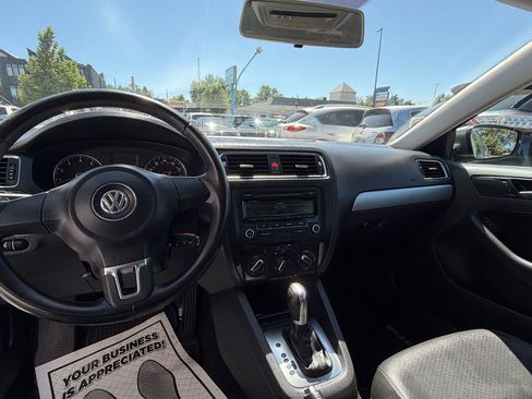 Used 2013 Volkswagen Jetta SE FWD image 7