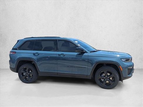 New 2026 Jeep Grand Cherokee Limited w/ Limited Altitude Package AWD/4WD image 7