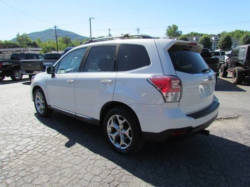 Used 2018 Subaru Forester 2.5i Touring w/ Popular Package #2 AWD/4WD image 5