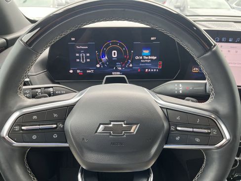 Used 2025 Chevrolet Traverse Z71 w/ Enhanced Driving Package AWD/4WD image 14