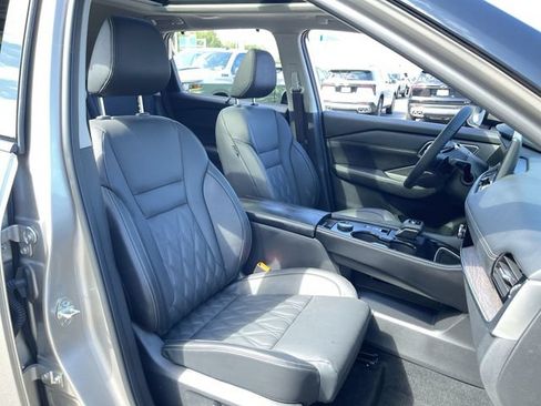 Used 2026 Nissan Rogue Platinum w/ Platinum Premium Package AWD/4WD image 28