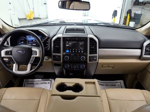 Used 2019 Ford F250 Lariat w/ Lariat Ultimate Package AWD/4WD image 22