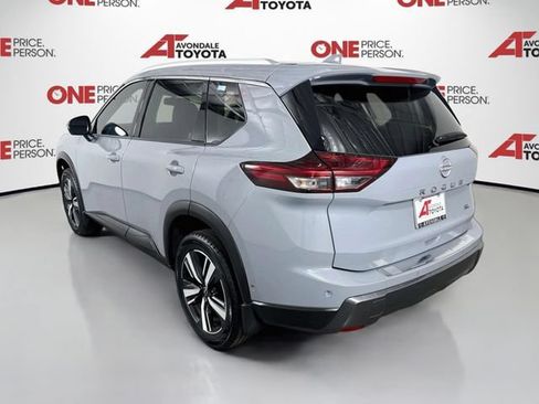 Used 2025 Nissan Rogue SL FWD image 5