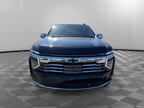 New 2026 Chevrolet Suburban Premier image 2