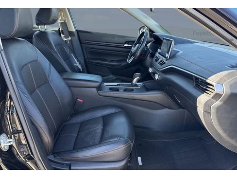 Used 2022 Nissan Altima 2.5 SR image 23