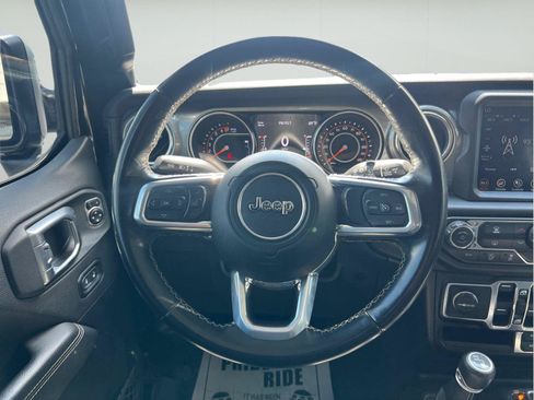 Used 2020 Jeep Wrangler Unlimited Sahara w/ Dual Top Group AWD/4WD image 16