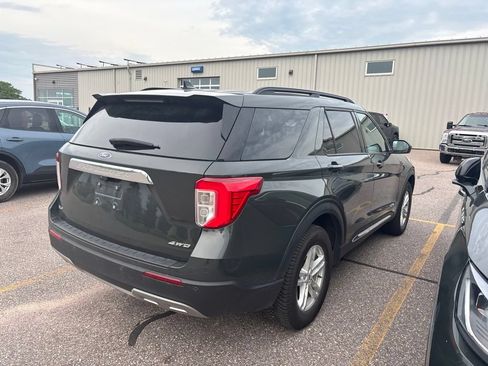 Used 2023 Ford Explorer XLT w/ Equipment Group 202A AWD/4WD image 3