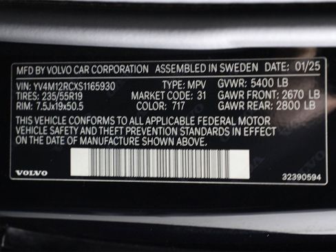 Certified 2025 Volvo XC60 B5 Plus image 16