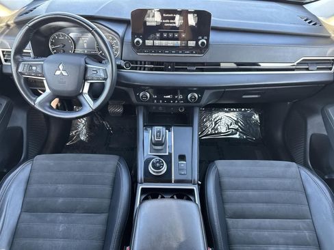 Used 2024 Mitsubishi Outlander SE image 8