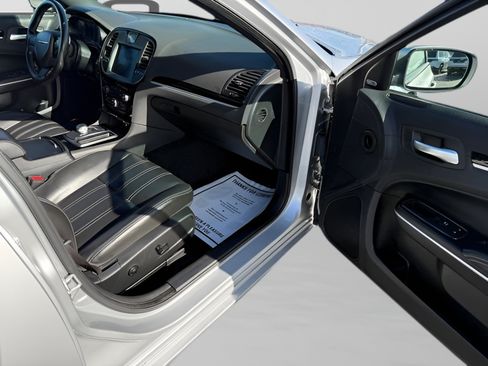 Used 2020 Chrysler 300 S RWD image 13