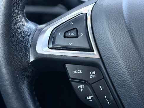 Used 2018 Ford Fusion SE w/ Equipment Group 602A FWD image 18