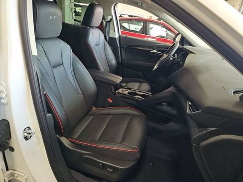 Used 2023 Buick Envision Essence w/ Sport Touring Package AWD/4WD image 10