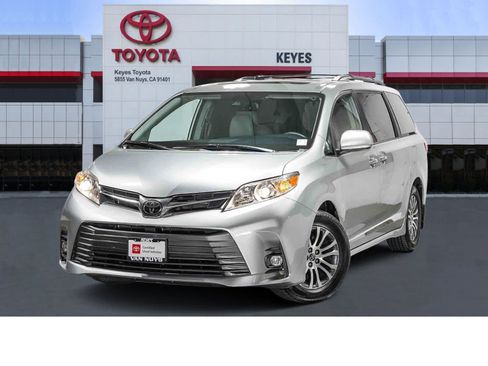 Certified 2020 Toyota Sienna XLE w/ XLE Navigation Package FWD image 1