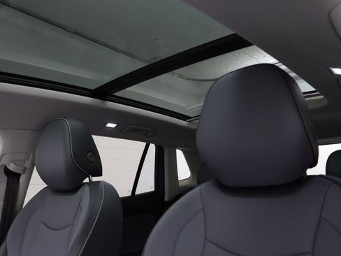 New 2026 Volkswagen Tiguan SE image 12