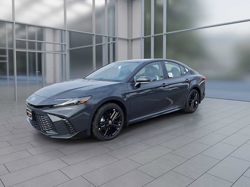 New 2026 Toyota Camry SE image 3