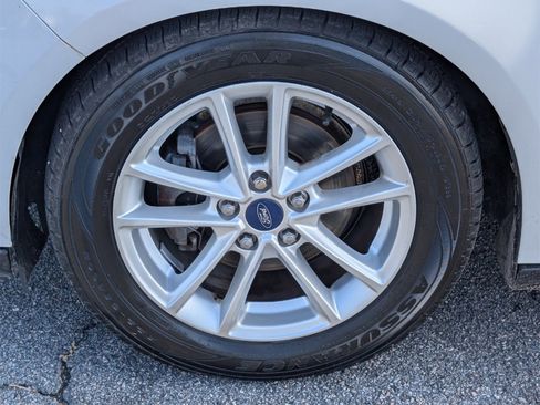 Used 2015 Ford Focus SE image 13