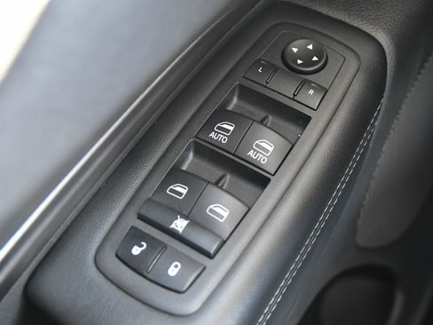 Used 2022 Dodge Durango SXT image 32