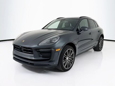 Certified 2025 Porsche Macan AWD/4WD image 1