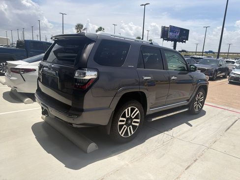 Used 2018 Toyota 4Runner Limited AWD/4WD image 5