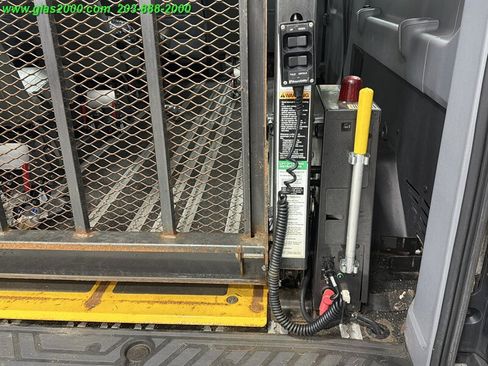 Used 2018 Ford Transit 350 XL RWD image 17