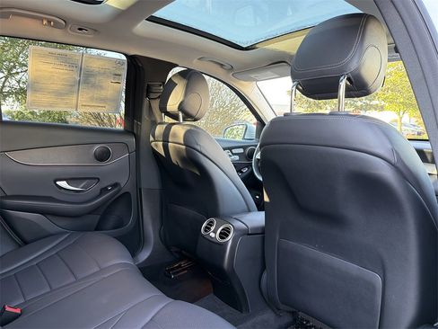 Used 2020 Mercedes-Benz GLC 300 4MATIC image 18