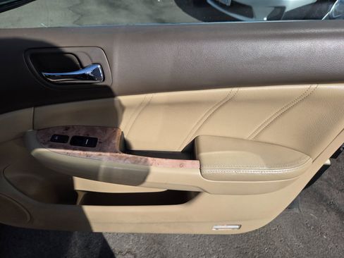 Used 2005 Honda Accord EX image 13