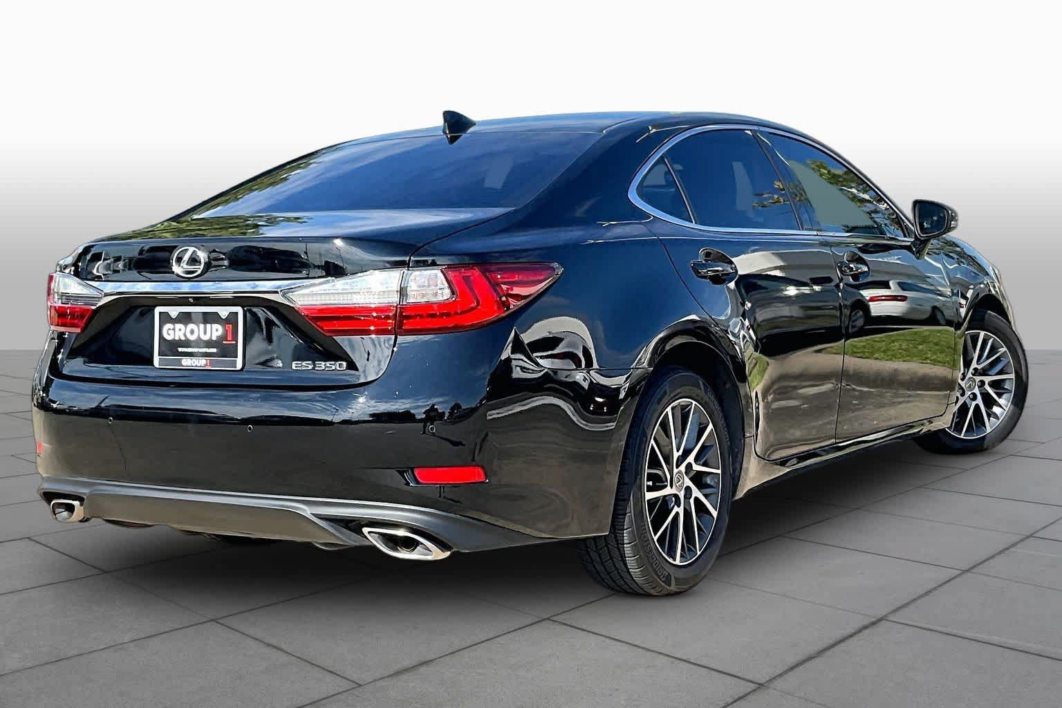 Used 2018 Lexus ES 350 w/ Luxury Package w/Wood Trim FWD image 11
