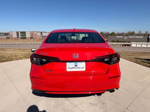 Used 2023 Honda Civic Sport image 4