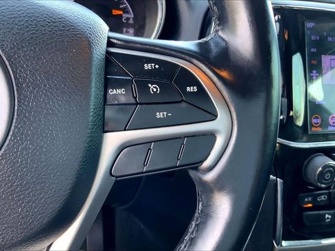 Used 2020 Jeep Grand Cherokee Limited image 25