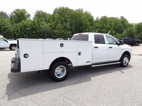 Used 2024 RAM 3500 Tradesman w/ Chrome Appearance Group AWD/4WD image 8