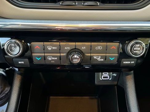 Used 2022 Jeep Compass Limited image 34