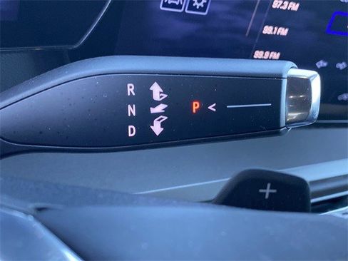 Certified 2025 Chevrolet Traverse LT image 20