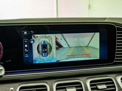 New 2026 Mercedes-Benz GLS 450 4MATIC image 26