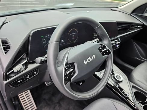 Used 2024 Kia Niro Wave w/ Wave Preserve Package FWD image 21