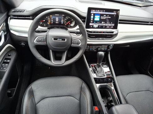 Certified 2023 Jeep Compass Limited image 12