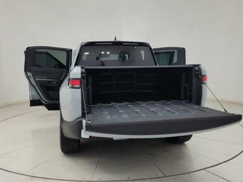 Used 2022 Rivian R1T Adventure AWD/4WD image 18