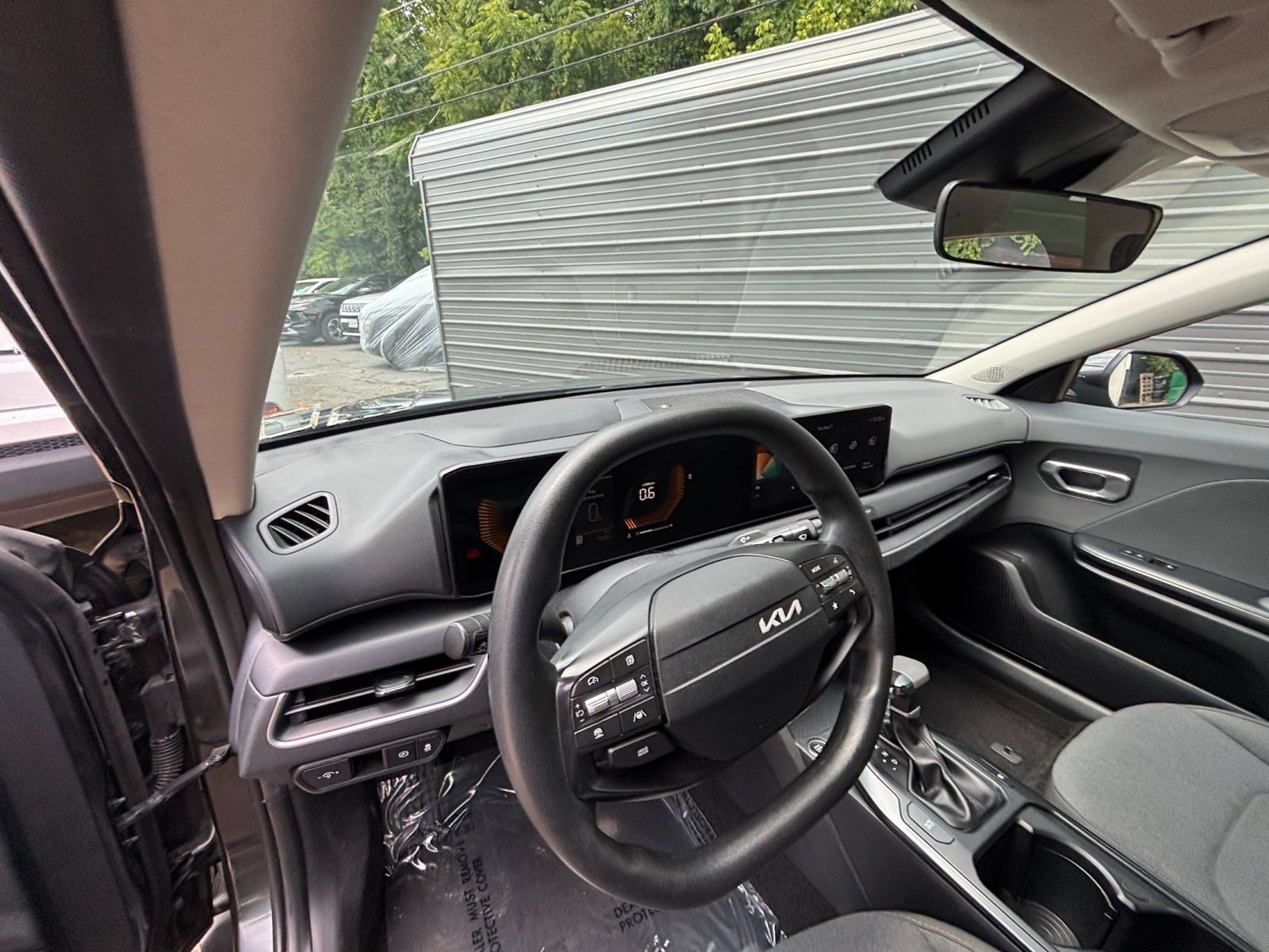 Used 2025 Kia K4 FWD image 28