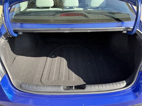 Used 2025 Hyundai Elantra Limited image 28