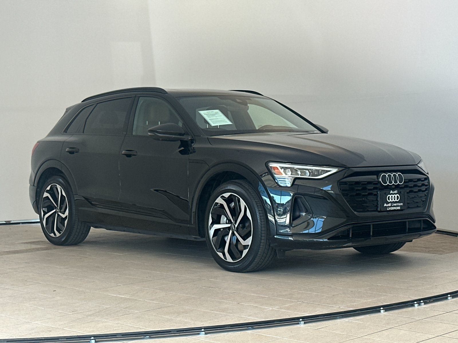 Used 2024 Audi Q8 e-tron Premium Plus w/ Premium Plus Package AWD/4WD image 8