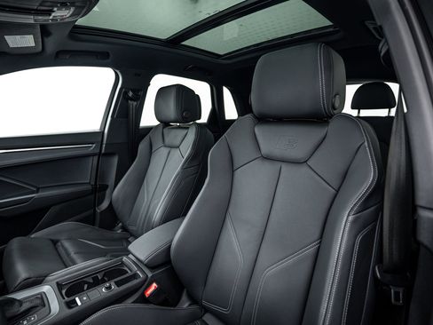 Certified 2025 Audi Q3 2.0T Premium w/ Convenience Package image 19