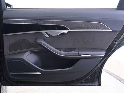 Used 2023 Audi A8 L 3.0T image 16