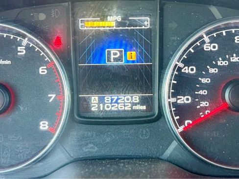 Used 2013 Subaru Outback 2.5i Limited AWD/4WD image 11