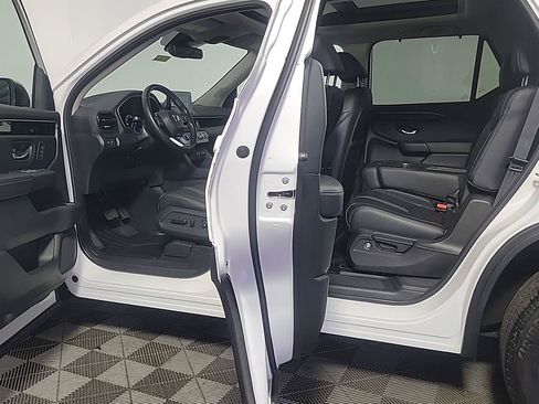 Certified 2023 Honda Pilot Touring image 16