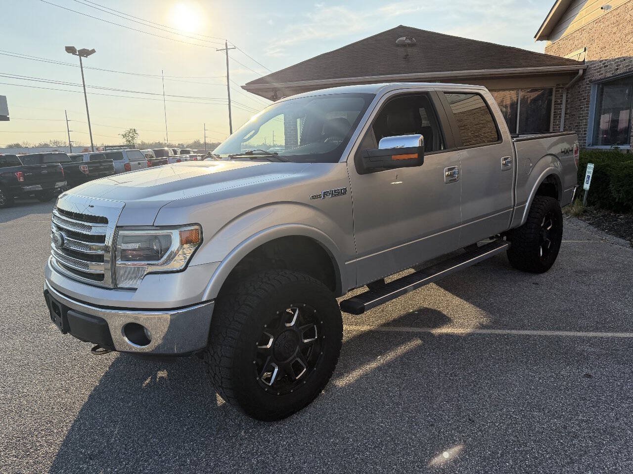Used 2014 Ford F150 Lariat w/ Equipment Group 502A Luxury AWD/4WD image 9