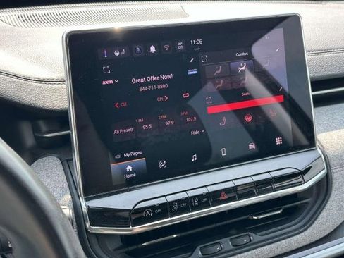 Certified 2022 Jeep Compass Latitude image 24