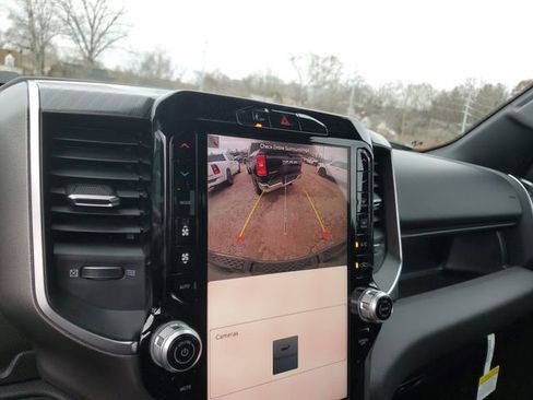 New 2026 RAM 1500 4x4 Crew Cab image 11