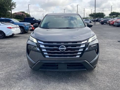 Used 2024 Nissan Rogue S FWD image 2